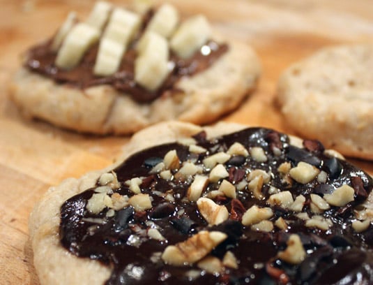 Chocolate, Walnut and Banana Mini-Pizzas Chocolate, Walnut and Banana Mini-Pizzas