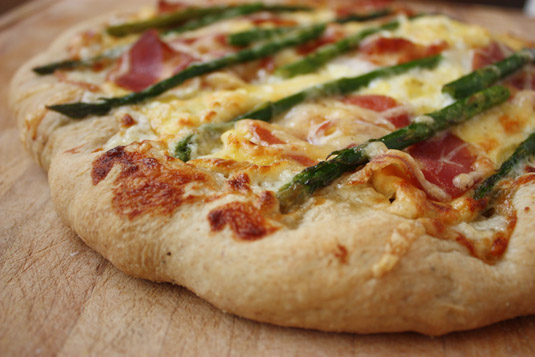 Scrambled Eggs, Asparagus and Pancetta Pizza Scrambled Eggs, Asparagus and Pancetta Pizza