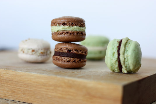 Making Macarons: How-To Guide, Troubleshooting, Video and Recipes