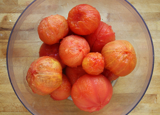 5 pounds of fresh and peeled garden tomatoes // FoodNouveau.com