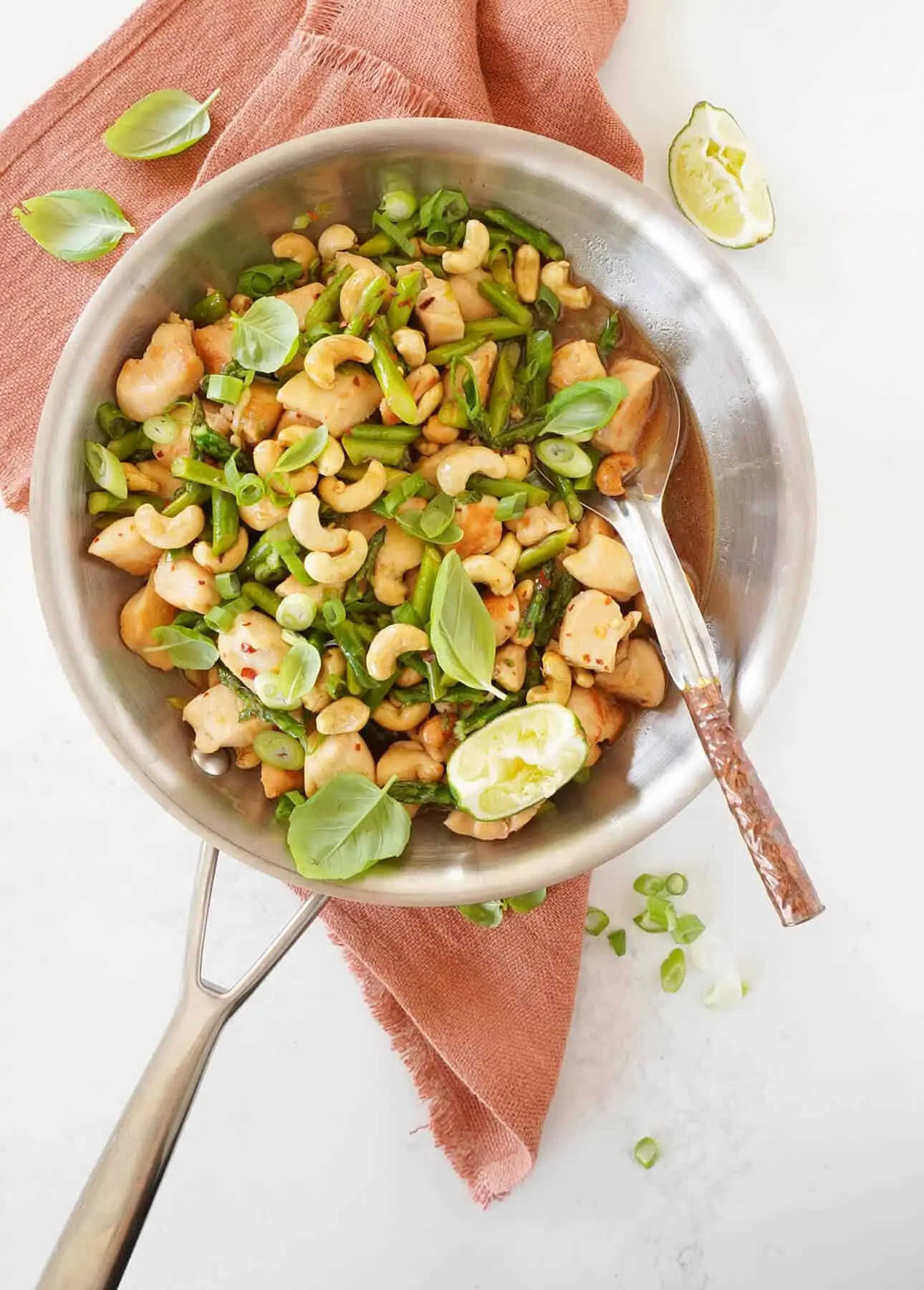 Cashew, Asparagus, and Chicken Stir-Fry // FoodNouveau.com