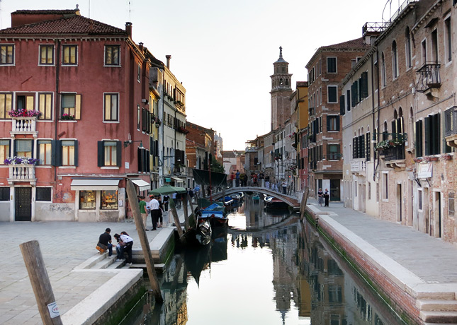 One reason to go to Venice: To marvel at each and every canal you encounter and every bridge you cross. / FoodNouveau.com