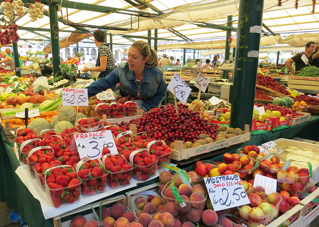 One reason to go to Venice: To admire the rainbow of colorful produce at the Rialto Market. / FoodNouveau.com