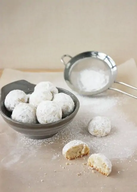 Cardamom Cashew Cookies // FoodNouveau.com