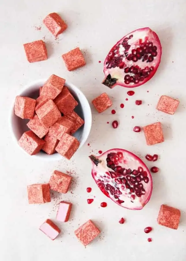 Pomegranate and Cranberry Marshmallows // FoodNouveau.com