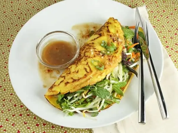 Vegetarian Vietnamese Pancakes // FoodNouveau.com