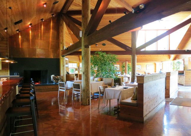 Ventana Big Sur’s elegant lodge-inspired interiors // FoodNouveau.com