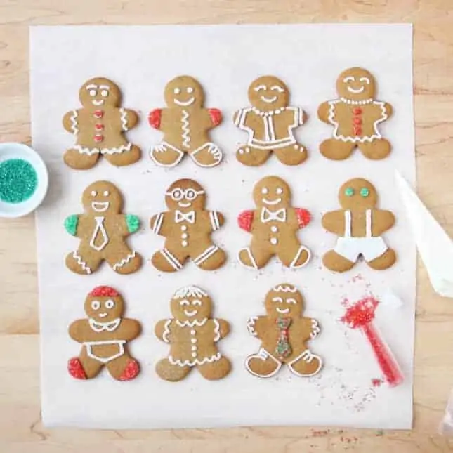 Gingerbread People Cookies, a perfect edible gift // FoodNouveau.com
