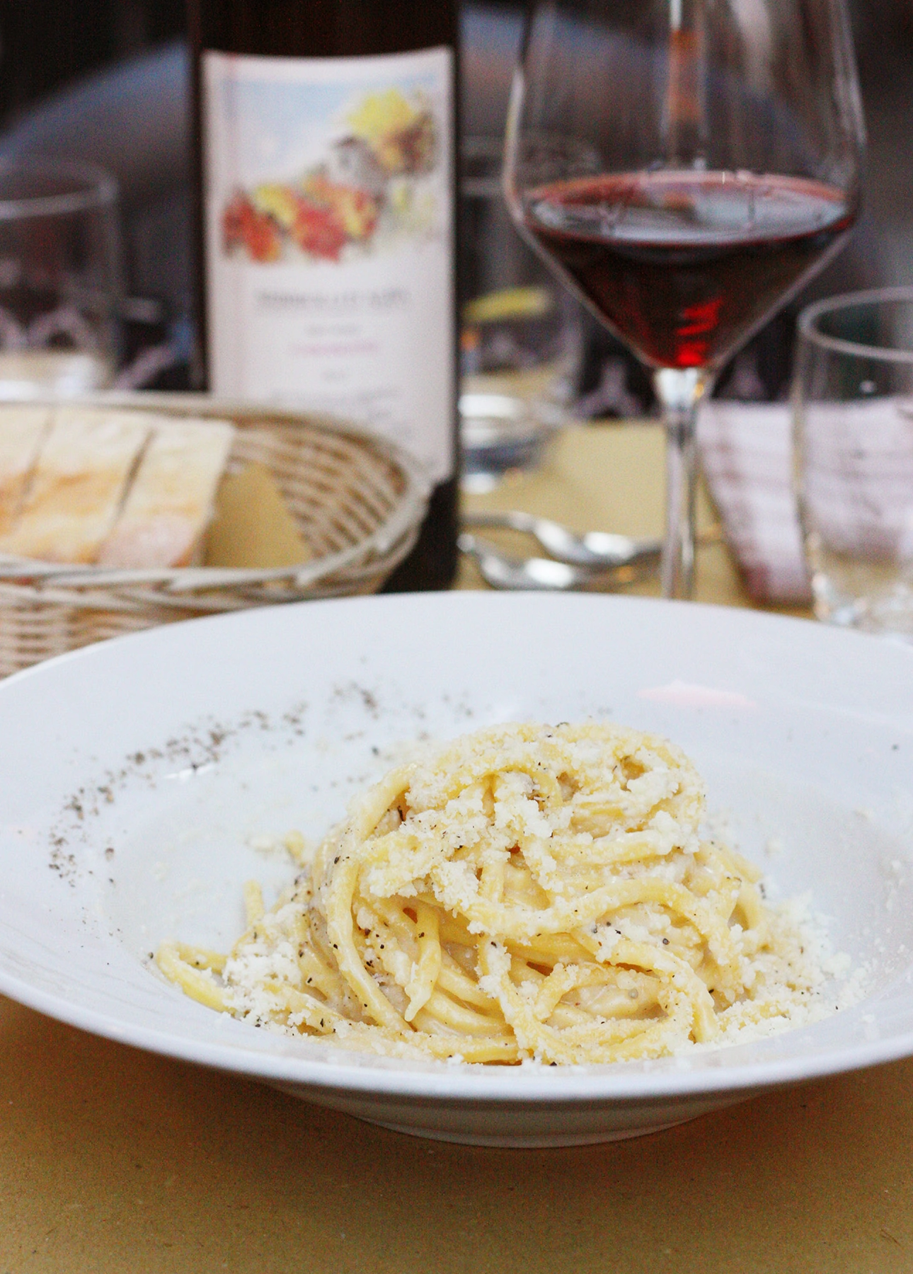 A perfect plate of Cacio e Pepe pasta at a restaurant in Rome // FoodNouveau.com