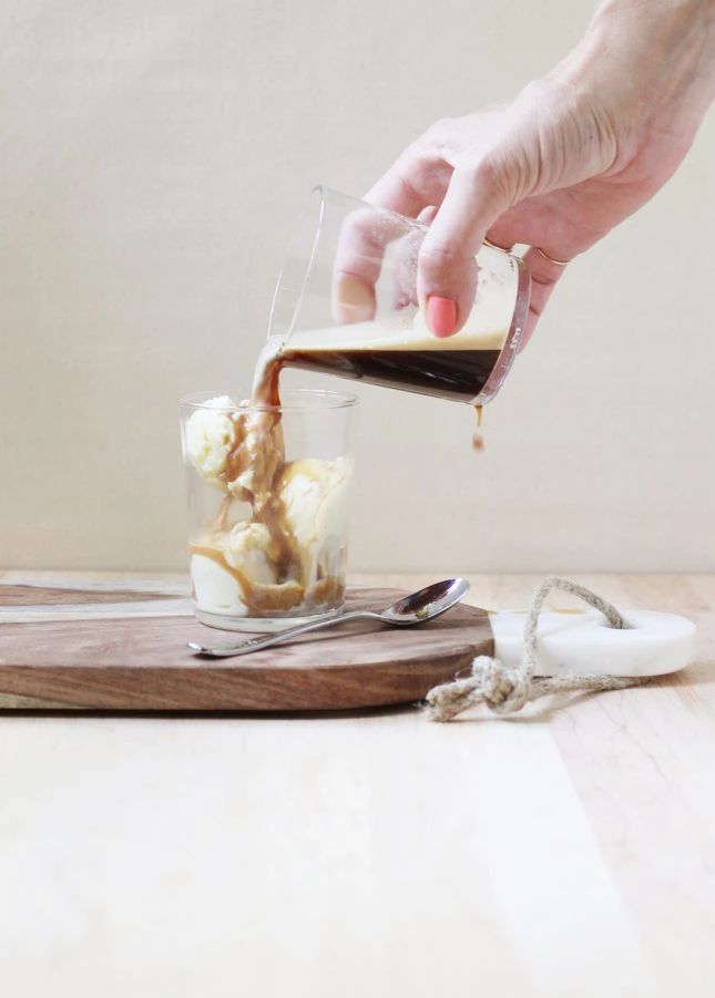How to Make an Affogato, an extremely easy Italian dessert guaranteed to impress your guests. // FoodNouveau