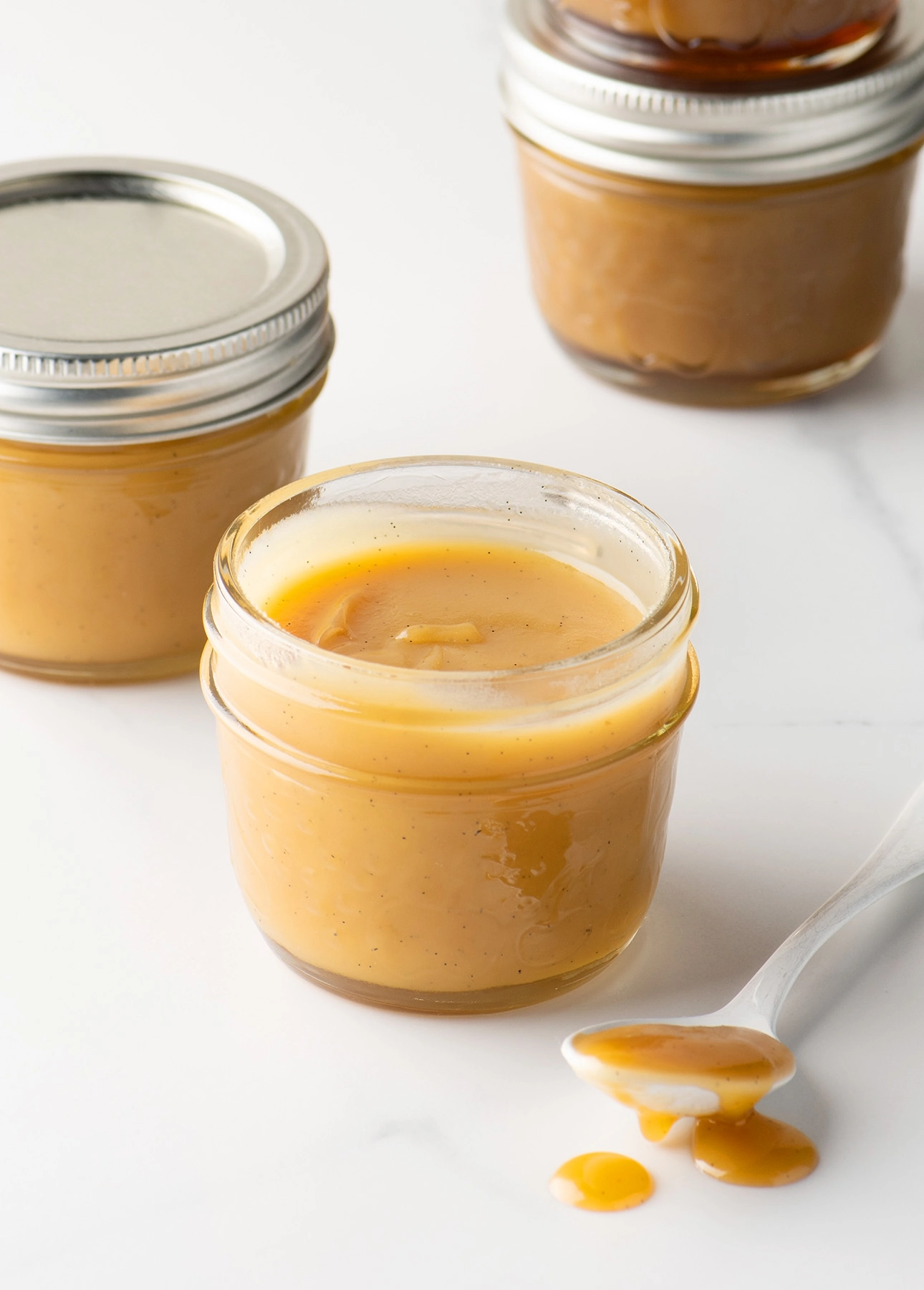 Easy Salted Butterscotch Sauce: An easy 5-ingredient, 15-minute homemade gift! // FoodNouveau.com