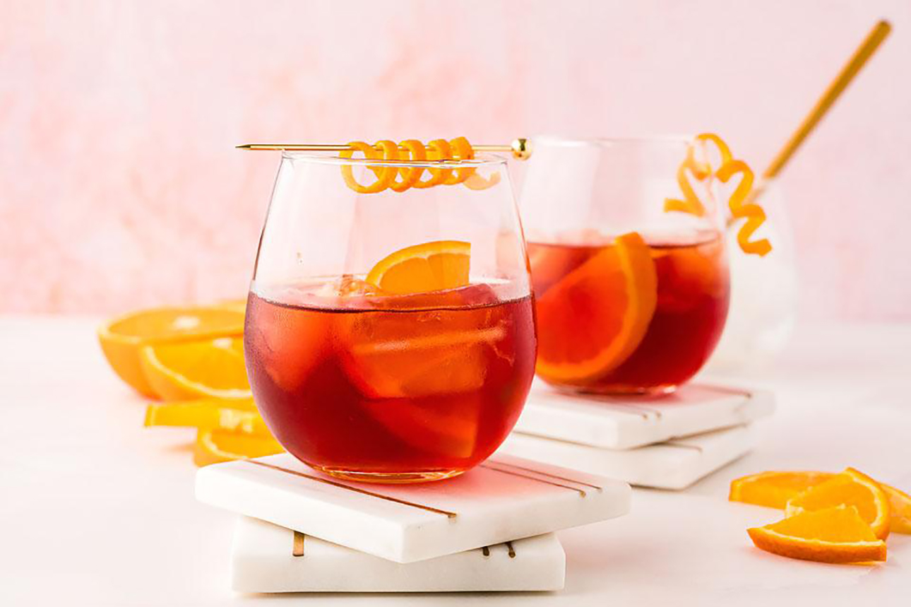 The Classic Negroni Cocktail by Xoxo Bella
