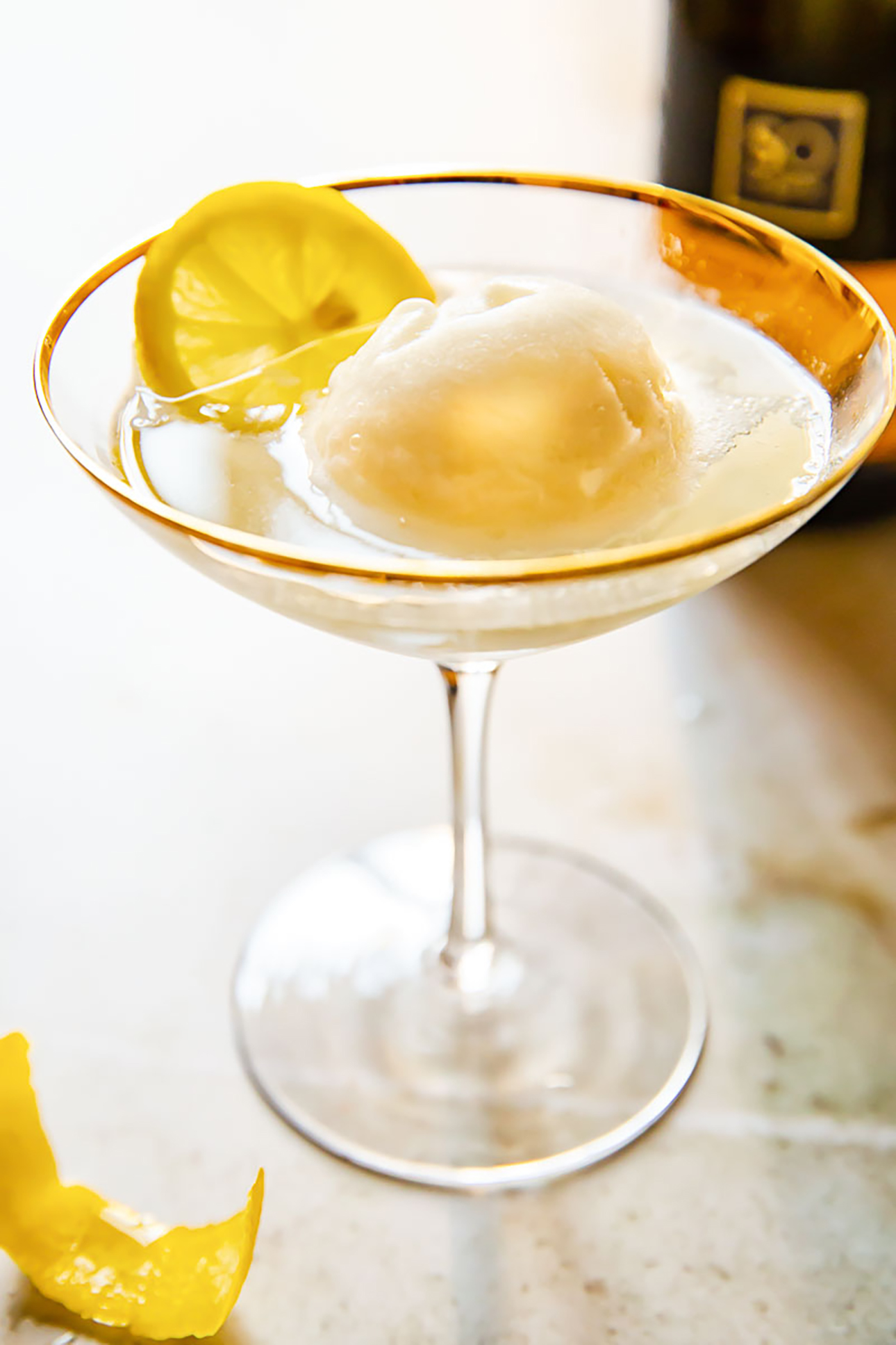Sgroppino Al Limone (Lemon Prosecco Float Cocktail) by Vikalinka