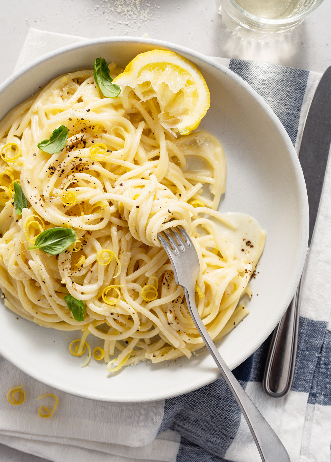 Spaghetti al Limone (Creamy Lemon Spaghetti) // FoodNouveau.com