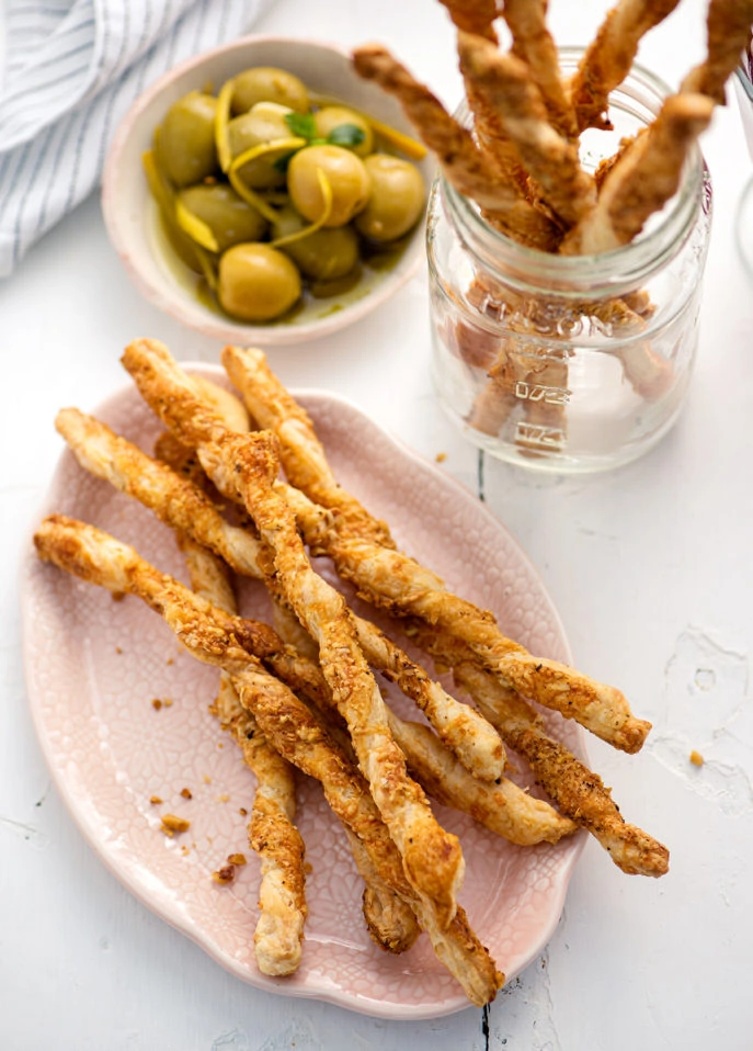 Easy Cheese Straws (Pailles au fromage) // FoodNouveau.com