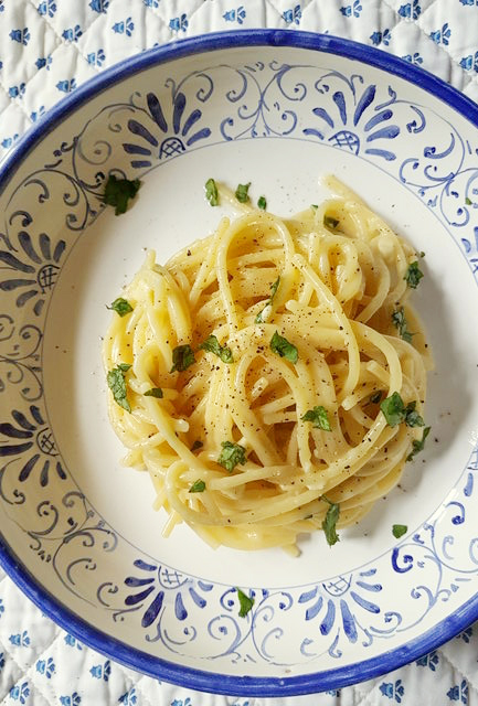 Lemon Water Spaghetti by The Pasta Project // FoodNouveau.com