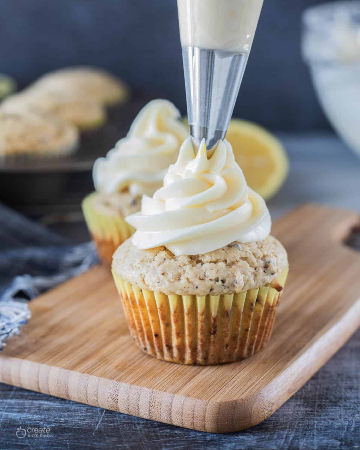 Lemon Cream Cheese Frosting by Create Kid's Club // FoodNouveau.com