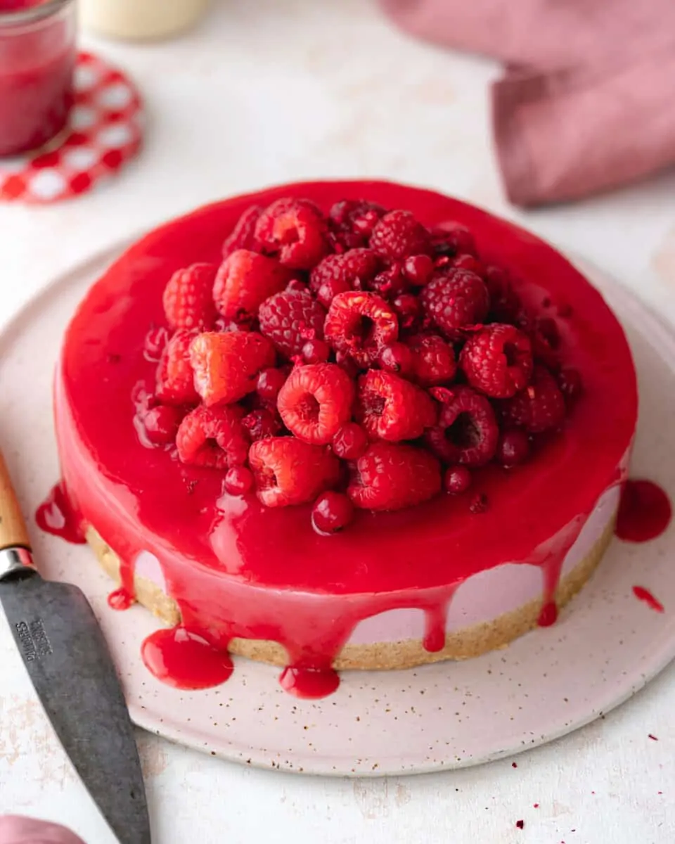 No Bake Raspberry Cheesecake (Vegan) by Addicted to Dates // FoodNouveau.com