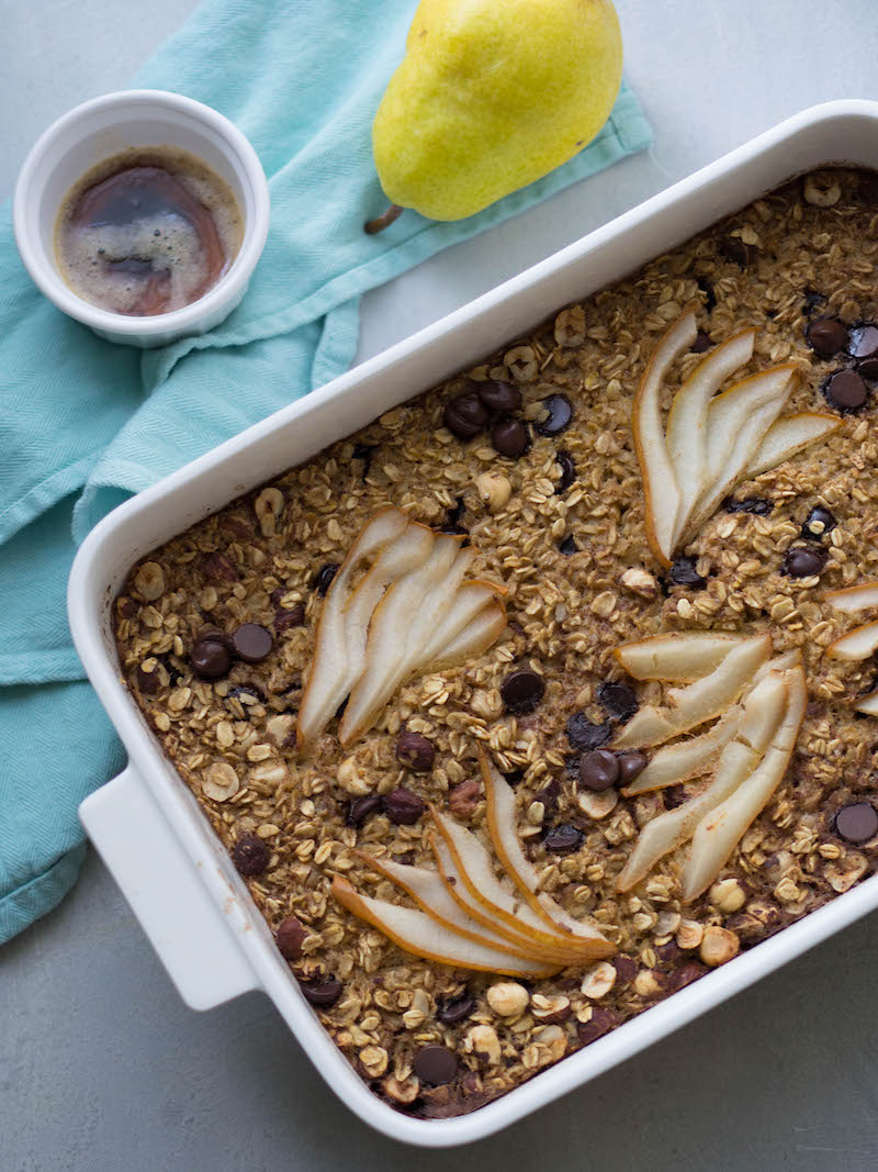 Browned Butter, Pear and Dark Chocolate Baked Oatmeal by Rachel Hartley Nutrition // FoodNouveau.com