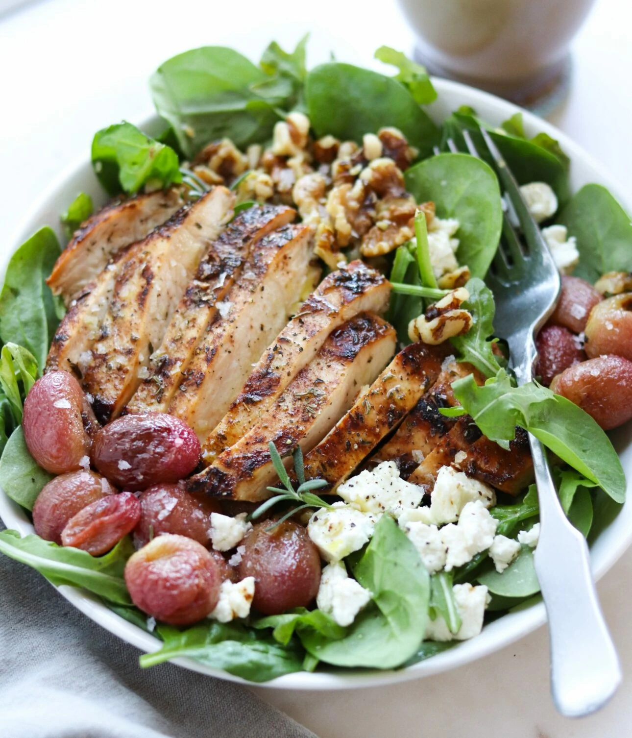 Rosemary Chicken & Roasted Grapes Spinach Salad by Cook at Home Mom // FoodNouveau.com