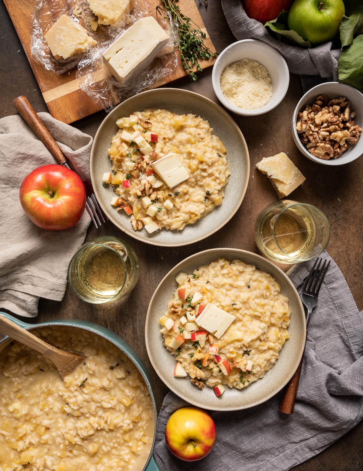 Creamy Leek, Apple, and Brie Risotto by Pineapple & Coconut // FoodNouveau.com