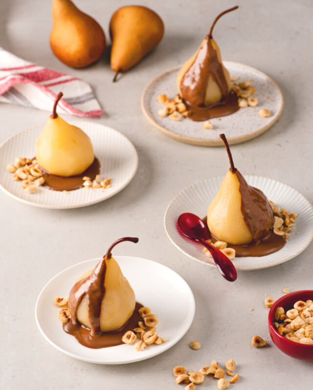 HONEY & HAZELNUT POACHED PEARS 🍐​​​​​​​​
.​​​​​​​​
Poached pears are such a classic, elegant dessert. They don't tend to be served at home so often and I think it's a shame! They're easy to make and look so spectacular. Inject some flavor into the poaching liquid, serve with irresistible chocolate fondue, and add some crunch as a finishing touch. Voilà! You've got a modern dessert everyone will swoon over.​​​​​​​​
.​​​​​​​​
Click the link in my profile to access the recipe for Honey & Hazelnut Poached Pears I created for a client earlier this fall. They'll be the highlight of your holiday dinner parties! ✨​​​​​​​​
.​​​​​​​​
Client: @chocolatsfavoris​​​​​​​​
Photographer: @catherinecote​​​​​​​​
Stylist + Recipe Developer: Moi 💁🏼‍♀️​​​​​​​​
.​​​​​​​​
RECIPE: https://www.chocolatsfavoris.com/recipes/poires-pochees-miel-et-noisettes