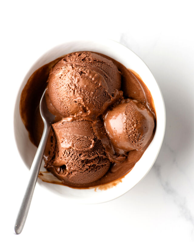 DARK CHOCOLATE GELATO 👀​​​​​​​​
.​​​​​​​​
Dark chocolate is my go-to weeknight dessert: I end most meals with a square of 70% chocolate. I eat it slowly, let it melt on my tongue, and enjoy its luxurious texture. I find dark chocolate to be the perfect palate cleanser: a single square of this bittersweet treat leaves me in an uplifted mood 💆🏼‍♀️​​​​​​​​
.​​​​​​​​
A few years ago, I had the idea of transforming my favorite dark chocolate square into a rich, indulgent dark chocolate gelato. The resulting dark chocolate gelato is everything a square of dark chocolate is: it’s rich, silky smooth, and indulgent 😍 Dark chocolate gelato is an impressive dessert to serve to company, and by far the most popular gelato flavor I make!​​​​​​​​
.​​​​​​​​
If you've never made gelato before, I've got everything to get you started on this irresistible journey 🙌🏼 Click the link in my profile to get my recipe for Dark Chocolate Gelato, which includes a VEGAN variation + access to my detailed How to Make Gelato video class!​​​​​​​​
.​​​​​​​​
You can also copy + paste: https://foodnouveau.com/dark-chocolate-gelato/​​​​​​​​
Or, as always, DM me for the direct link!​​​​​​​​
.​​​​​​​​
If you make this memorable gelato—or any of my recipes!—always make sure to snap and share your experience + tag me @foodnouveau. I always love to see what you're churning! 😉