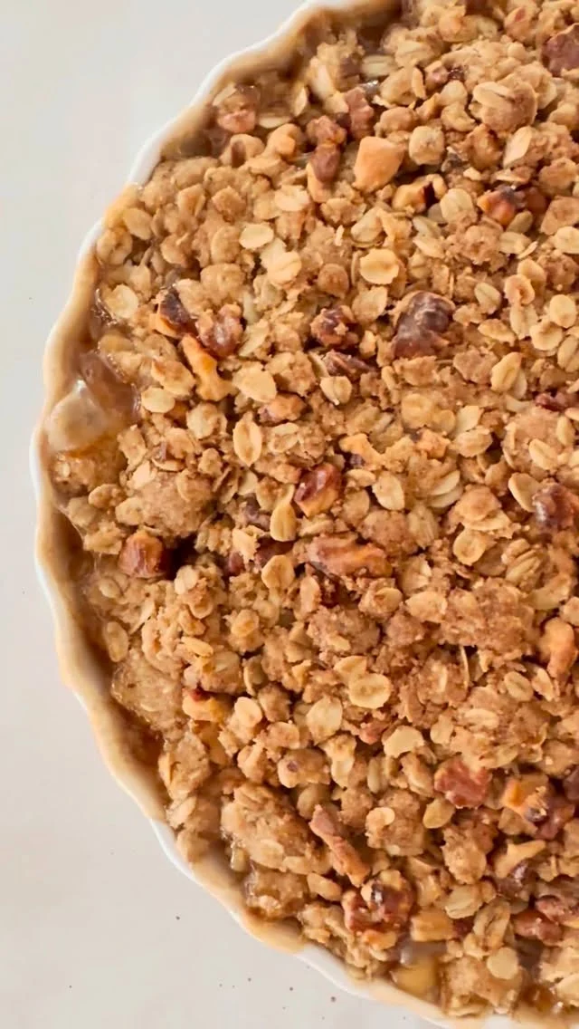 Looks like a classic apple crisp… but my recipe is completely dairy-free 😳🥳
.
Jammy apples, crispy topping, comforting aromas—no butter. Curious as to how I get it done? Comment RECIPE and I’ll DM you my recipe link ✨
https://foodnouveau.com/dairy-free-apple-crumble/
.
#bakingtips #dairyfreebaking #dairyfreerecipe #dairyfreedessert #applecrisp