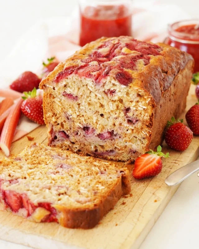 This Honey Rhubarb Strawberry Bread tastes like spring baking at its best: tender crumb, mellow honey sweetness, and pops of tart rhubarb plus juicy strawberries. It’s sweet, but not too sweet, and it slices like a dream 🍯
.
Perfect as a snack cake, breakfast slice, or the thing you keep “just trimming” until half the loaf is gone 😇 If you like fruity bakes with a little tang, this one’s for you.
.
Click the link in my profile to get my recipe for Honey Rhubarb Strawberry Bread, or comment RECIPE and I’ll DM it to you right away 🩷
.
https://foodnouveau.com/honey-rhubarb-strawberry-bread/
.
#quickbread #rhubarbrecipes #strawberrybaking #springbaking #snackcake