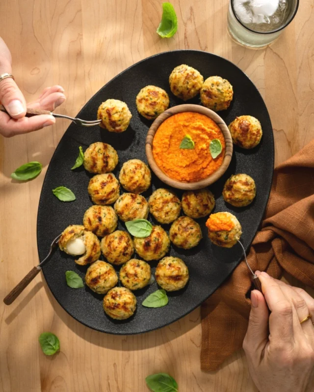 Chicken Meatballs with Roasted Red Pepper Dip ✨
.
These chicken meatballs are the kind of party food that disappears before you can refill the platter. They’re tender (thank you, cheese 😇), super flavorful, and the roasted red pepper dip adds a sweet-smoky contrast that keeps you going back for more.
.
A few hosting-friendly notes: you can prep the meatballs ahead and bake them right before serving, and the dip can be made earlier too (it actually improves as it sits). Put out toothpicks, warm the dip slightly, and watch everyone hover around the plate!
.
Click the link in my profile to get my recipe for Chicken Meatballs with Roasted Red Pepper Dip, or comment RECIPE and I’ll DM it to you right away 🧀
.
Client: @fromagesbergeron
Photographer: @catherinecote 📸
Recipe + Styling: Moi 💁🏼‍♀️
.
🚨 Always open to collabs with new clients! If you’d like eye-catching, festive recipes like this for your brand, slide into my DMs asap! 🚨
.
https://fromagesbergeron.com/en/blogs/starters-and-hors-doeuvres/chicken-and-le-patte-blanche-cheese-meatballs-with-roasted-red-pepper-dip
.
#meatballs #partyfood #appetizerideas #cheeserecipes #dips