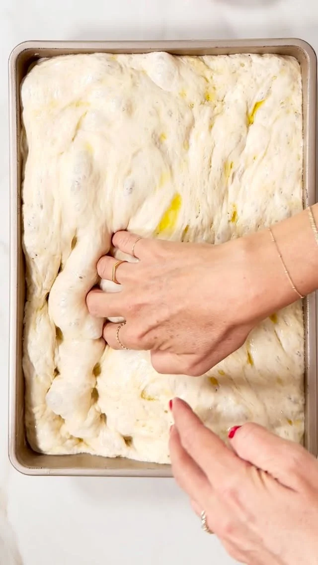 The most satisfying parts of making focaccia: deep dimples, lots of olive oil, and very little self-control after it comes out of the oven 😮‍💨
.
Get my foolproof focaccia recipe through the link in my profile, or comment RECIPE and I’ll DM you the direct recipe link right away!
.
https://foodnouveau.com/no-knead-focaccia/
.
#focaccia #oddlysatisfying #homemadebread #italianbread #bakingreels