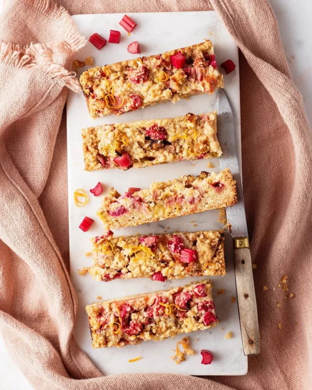 If you want to bake something for Mother’s Day weekend, these orange rhubarb crumb bars are a very good idea ✨ Tart rhubarb + bright orange is such a great match, and the buttery crumb topping makes them a proper treat without being fussy to make.
.
They’re also a dream for sharing: bake in a pan, slice into bars, and you’re done. Enjoy them as a snack, or top them with a spoonful of whipped or ice cream to instantly turn them into an elegant dessert 👌🏼
.
Click the link in my profile to get my recipe for Orange Rhubarb Crumb Bars, or comment RECIPE and I’ll DM it to you right away 🍊
.
https://foodnouveau.com/orange-rhubarb-crumb-bars/
.
#rhubarb #crumbbars #springbaking #bakingideas #mothersdaydessert
