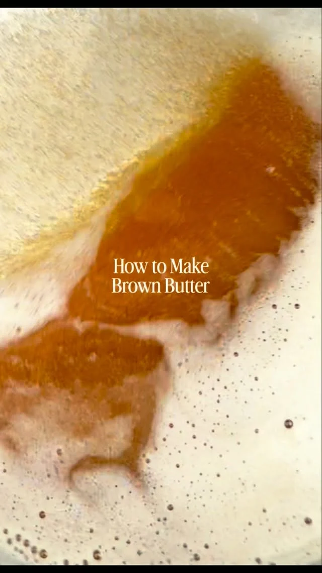 Brown butter gives you a very small window between deliciously fragrant and burned 😅
.
When making it, swirl your pan to watch the milk solids, not just the foam: once they’re deep golden and the butter smells nutty, take it off the heat and transfer it immediately so it doesn’t keep cooking in the pan 🙌🏼
.
Get my complete guide to browning butter and discover irresistible sweet and savory ways to use it through the link in my profile, or copy + paste in a browser: https://foodnouveau.com/how-to-brown-butter/
.
Comment RECIPE and I’ll DM you the direct link right away!
.
#brownbutter #bakingtips #cookingtechniques #kitchentips #bakingreels
