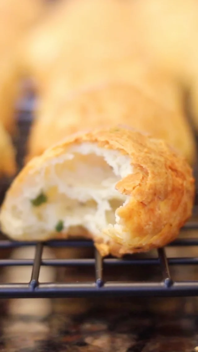 Choux pastry doesn’t have to only be served for dessert! Add cheese to the dough and voilà: you have gougères, the addictive French cheese puffs that belong beside a drink before dinner 🥂 Let these delightful bites remind you that learning one good base technique gives you a lot more than one recipe!
.
My totally free Choux Pastry Masterclass includes the full gougères lesson. Find it through the link in my profile, or comment RECIPE and I’ll send it to you 🤗
.
https://youtu.be/cG5cHLuOiX0
.
#chouxpastry #frenchappetizer #fingerfood #frenchbaking #cheeselover